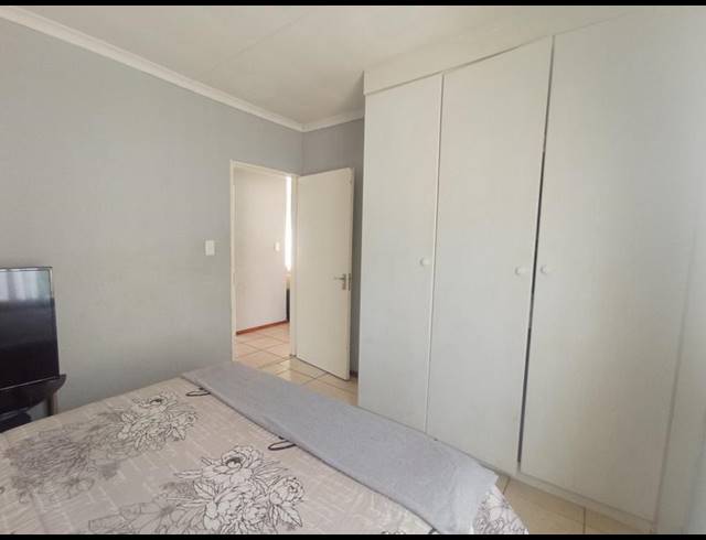 2 BEDROOM APARTMENT FOR SALE IN WILLOWBROOK